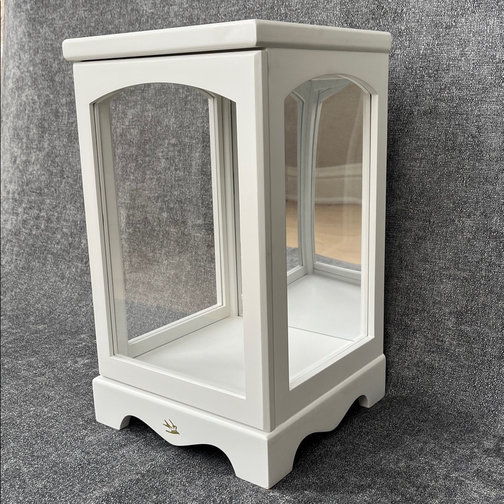 White Wooden Display Case with Mirrored Back - Picture 2 of 15
